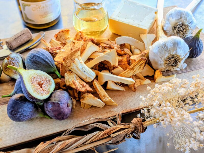 Chanterelles figs garlic wine