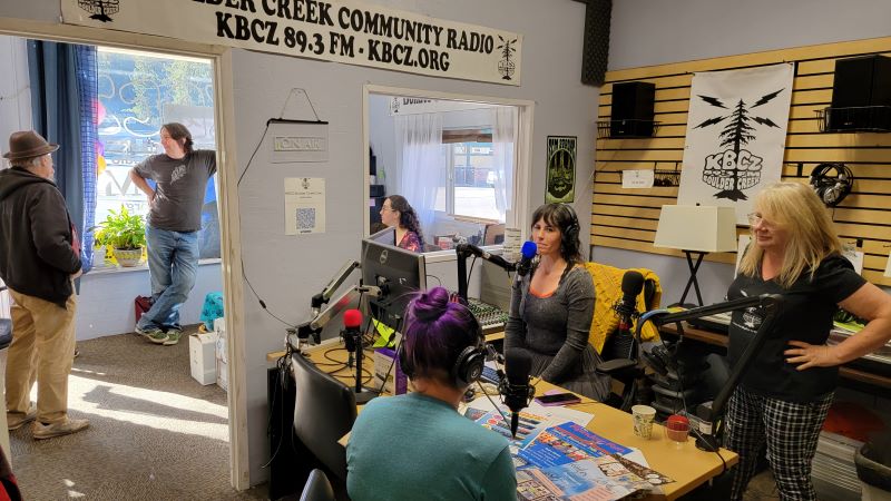 Image for display with article titled KBCZ 89.3FM Connecting the Mountains